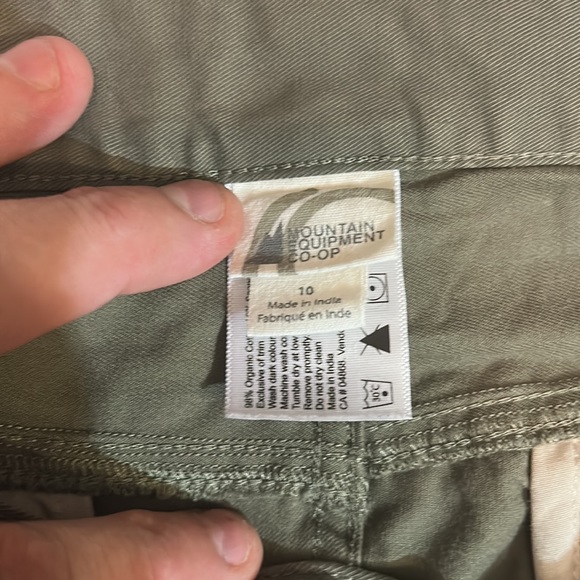 MEC (Mountain Equipment Co-op) Women’s Sage Green Capri Pants Size 10 - Picture 2 of 5